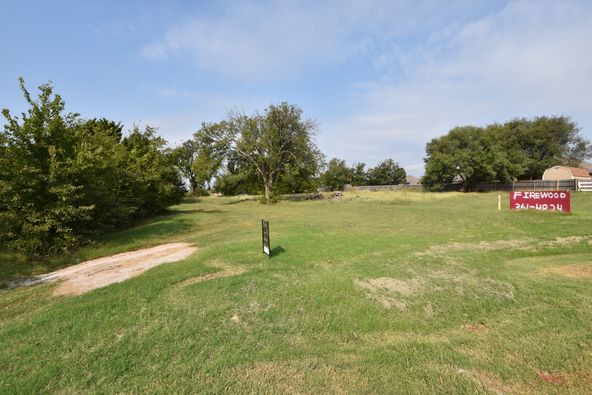 Crume: 3421 S Division St, Guthrie, OK 73044